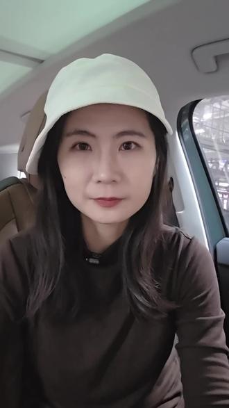 全新探岳贯穿式尾灯,让你晚上更拉风