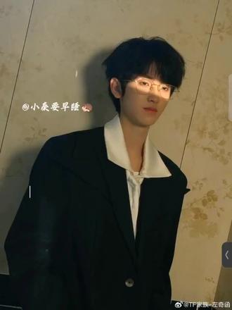 左奇函 陈奕恒无妄之灾#左奇函 #左奇函铁一番队长 #陈奕恒 #千纸鹤事件 #精选 @抖音热点 @抖音小助手 @DOU+上热门 @DOU+小助手