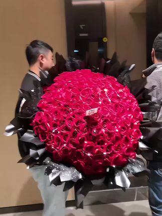 #浪漫惊喜 #情人节鲜花 #七夕鲜花 #爱的礼物 #同城配送玫瑰花