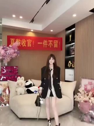 #女神必备 太好看了。女神必备的条纹衬衫。搭风衣,皮衣,马甲都好看