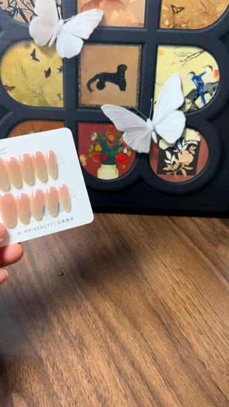 手残党也能拥有漫画美甲!
这款穿戴甲太绝了!
甲片服帖不翘边,钻饰bling bling超吸睛
五分钟速成精致美甲,约会、上学戴都超合适
关键是能反复用,每天换款式都不心疼~#美甲推荐 ##秋冬美甲 #穿戴甲随意摘戴 推荐#强烈推荐 #自己在家做美甲