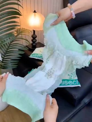 终于找到白天也能轻松换的早安裤了,还是轻薄款的太适合夏天了~#五月私语艾草早安睡 #五月私语安睡裤 #超薄透气