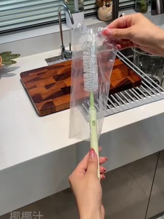#好物推荐🔥 #厨房必备神器 #生活日用小神器 #日常生活小妙招 这个也太方便啦,再也不担心那些大大小小的瓶子洗不干净啦。
