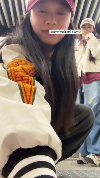 好有嚼劲的顺拐舞#海绵宝宝抽象舞 #浅跳一下 #抽象