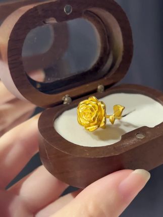真花假花不如黄金玫瑰花 #黄金玫瑰花 #黄金首饰 #女友礼物 #强烈推荐 #我又心动了