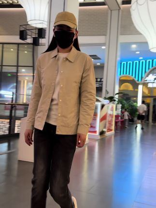 秋季男士休闲翻领夹克外套,面料细腻,上身挺括,百搭不挑人。#男装 #男装搭配 #夹克外套 #秋季搭配 #秋季上新
