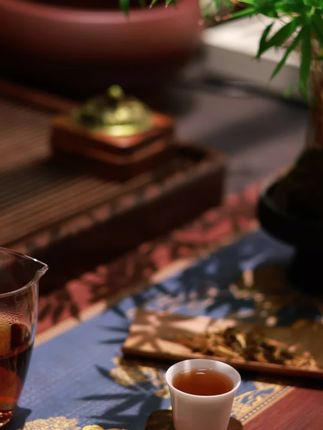 谁能拒绝一个这么高端大气的黄铜茶叶罐! 纯黄铜打造 安全无异味,老师傅手绘珐琅星云 典雅大气!无论是摆在茶台上自用还是送人送礼都很有面子#高端茶器 #茶器之美 #茶叶罐 #茶生活 #召唤茶友