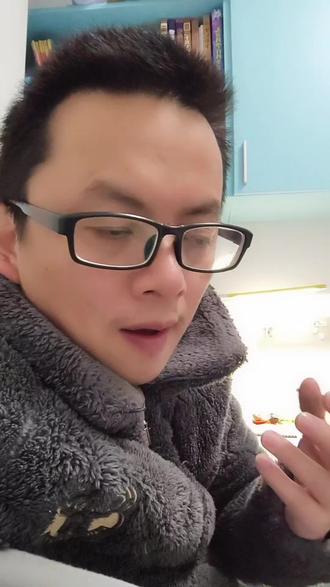 当孩子的善良,竟然可以成为成年人世界的救赎。“叔叔,叔叔,请等一下,我妈妈怀孕了!#热点新闻事件 #热点 #热点 #感动瞬间 #内容太过真实 @抖音创作小助手 @抖音创作灵感 @抖音媒体内容优推官 @抖音生活服务 @抖音创作者大会 @抖音小助手