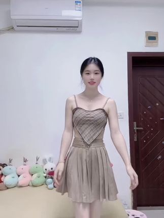 自带游泳圈😂