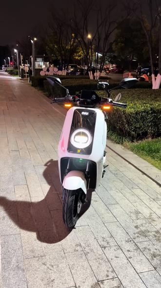 恭喜粉丝喜提小牛nx
#外卖 #外卖小哥 #外卖员 #外卖车