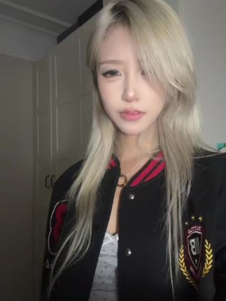 这个脸两侧的凹陷到底是什么 #白发 #小众