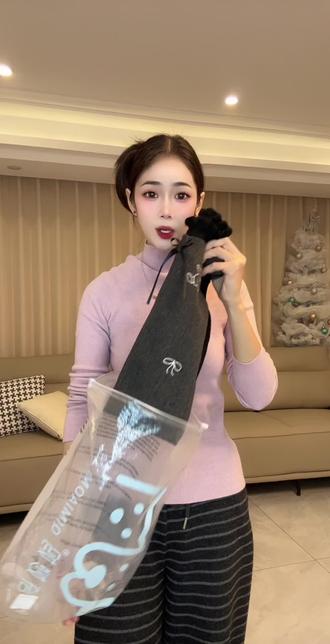 好看洋气的女宝保暖加厚毛呢马甲背心裙两件套穿搭 面料柔软有质感巨洋气#生女儿就是用来打扮的 #每日童装穿搭分享 #今天穿什么 #洋气百搭又保暖 #冬季必备款