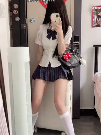 正版短袖+格裙收腰衬衫一整套格裙套装学生纯欲风 #学院风穿搭#jk制服#jk套装#拿捏少女感的jk套装推荐#甜系女孩 @DOU+小助手