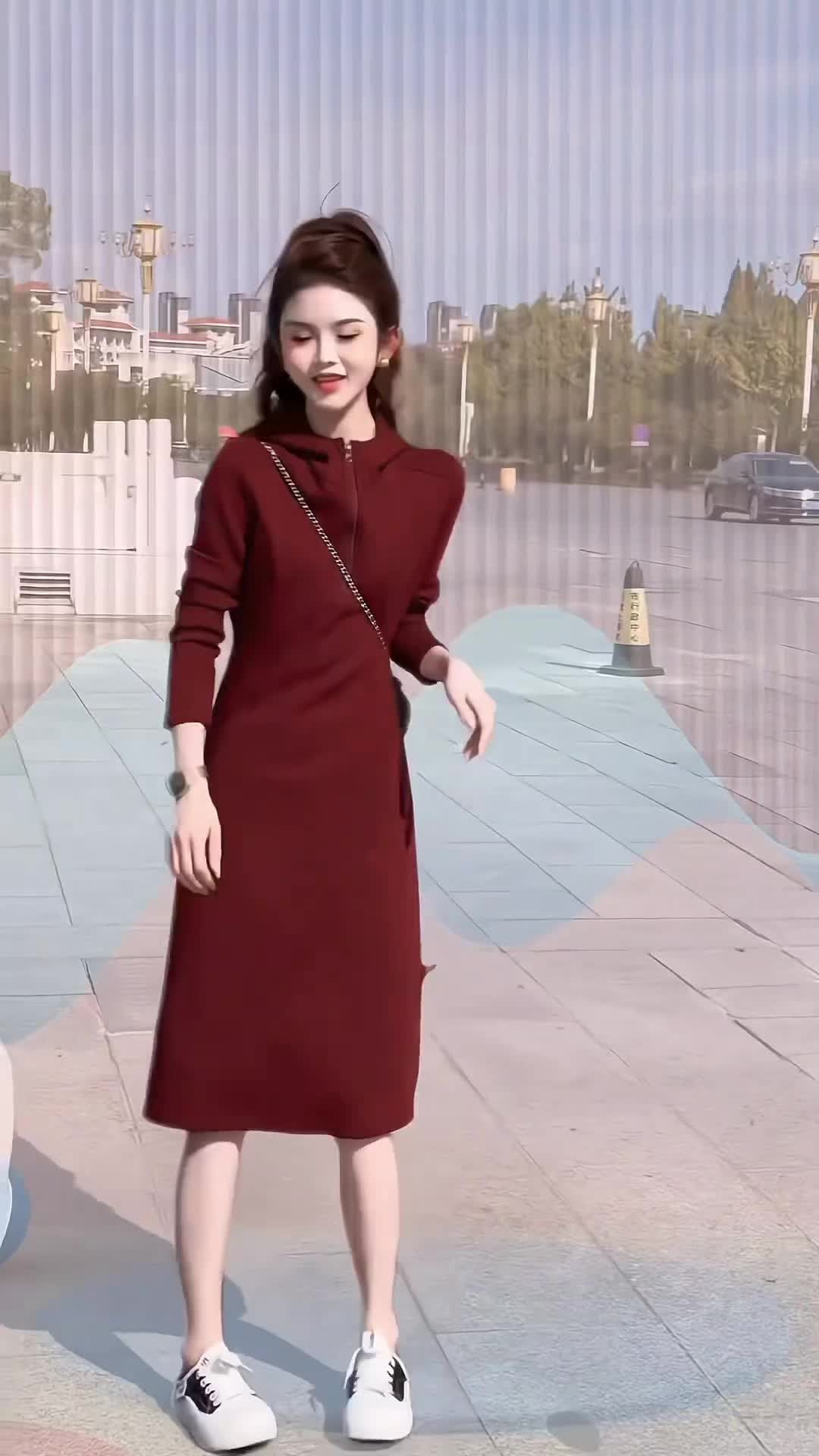 #新款上新 今年流行连帽半拉链长袖连衣裙女秋季2025新款气质显瘦中长款裙子#穿搭 #优雅气质 #高端大气 #美出高级感 @抖加🔥上热门🔥dou+🔥热点宝 @dou+流量推送