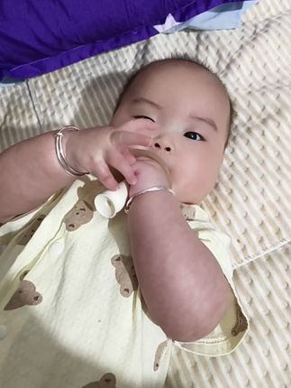 就这个#小蘑菇牙胶 真的建议,姐妹们入手一个,口欲期出牙期太好用了,能很好的安抚宝宝情绪,满足宝宝需求#宝宝牙胶#口欲期 #出牙期#安抚神器