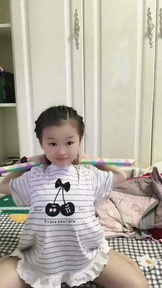 春天来了又到了放风筝的时候了。小朋友送我的风筝。