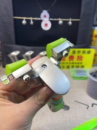 哪个男人能拒绝这样一把#弹弓 呢?#户外#男人的玩具#童年回忆#弹弓爱好者