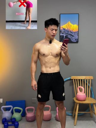 壶铃摇摆是一个非常好的动作,但是一定要把动作做对!#居家锻炼 #壶铃摇摆细节 #软壶铃不怕砸不怕摔 #大肚腩变小蛮腰