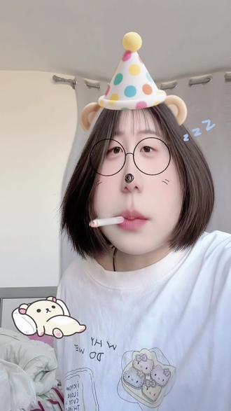 什么情 什么爱 黄盖汾酒几十块 喝42°的酒不牵37°C 的手 十分钟后你想听什么 我都说给你听#提神醒脑 #黄盖汾