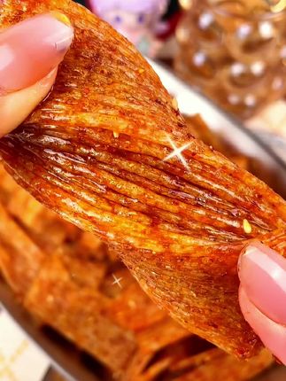 夏巴特手工辣条,大人小孩都能放心吃!#追剧小零食 #辣条 #夏巴特辣条 #零食推荐