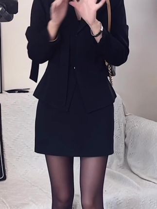小个子时尚收腰长袖西装搭配包臀半裙套装气质辣妹高级感黑色显瘦#面料舒适透气 #质量杠杠的好 #高档大气上档次 #谁穿都好看 #爆款热卖中