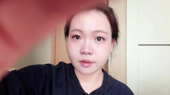 韩系妆容的清透感真的爱了。#美妆界性价比之王 #普女的变美思路 #韩系妆容 #新手化妆教程