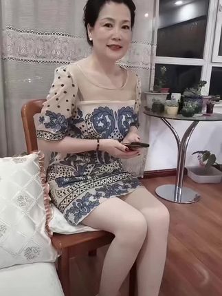 #美女 #气质女神 #气质穿搭 #连衣裙 #高跟鞋