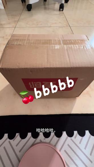 我的拉面范D卡🫶🏻 从今天起,本面条爱好者直接晋升面中贵族!感觉手里捧着的拉面都跟着升华了…
拥有这张D卡,是不是能横着走啦🤣🤣🤣@张凌赫 @张凌赫工作室 @拉面范速食旗舰店
#拉面范 #D卡驾到 #面界顶流 #拉面范代言人张凌赫
---