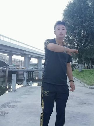 昨天晚上取关了200多个只浏览不互动的粉丝,以后还会陆续……!