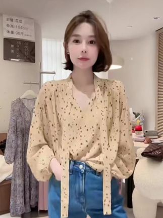 生命力美学落肩感轻飘垂坠随性系带花色上衣#高级感穿搭 #显瘦穿搭 #气质穿搭#时髦精