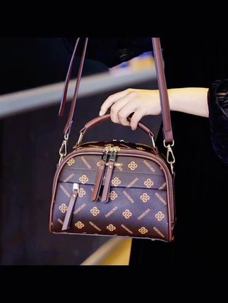 女士包包2025新款时尚百搭小包大容量春夏推荐气质休闲女士斜挎包#包包 #包包推荐 #包 #爆款热卖中 #爆款