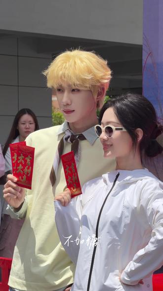 开机大吉 爆爆爆@吴添豪_ @演员-侯呈玥 #吴添豪 #侯呈玥 #候冬症