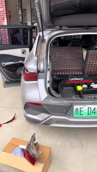 比亚迪后尾灯更换,客户自带配件,多少钱合适呢?