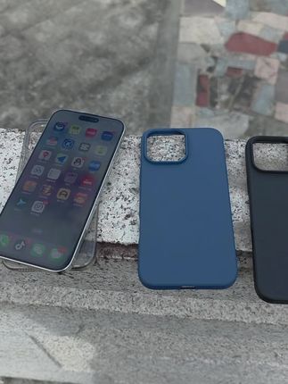iPhone16pm到手机咯,买了这款超实惠的软壳。防摔性好,质感很棒,没有异味。手感好,厚度不会影响散热。