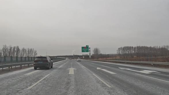 京哈高速米沙子段交通顺畅