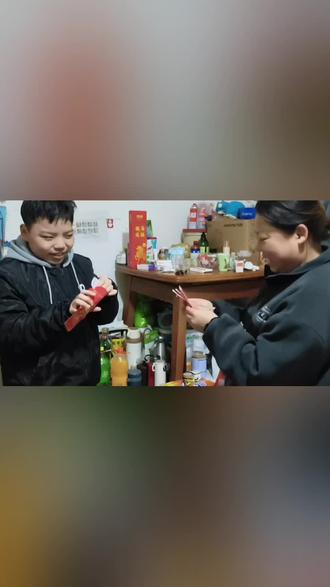 【2026春节假期回顾暨马年主题豪华汽车】春节假期已经结束, 手机/平板电脑/笔记本电脑/台式电脑的壁纸即将恢复默认壁纸啦…此视频所有片段均拍摄于2.16,谨以此纪念马年主题豪华汽车!
很可惜在春节那几天,马年主题豪华汽车没能上线运营,一直在友谊路华铁佳苑停摆,这么说来,当时在友谊路华铁佳苑哦,遇上马年主题豪华汽车广汽丰田2022款赛那的,都是幸运儿呢?
这是也非常感谢广汽丰田2022款赛那在春节期间变身龙王,给大家带来祝福于好运~
#长沙公交 #广汽丰田赛那 #马年主题豪华汽车 #马年主题车 #2026春节假期回顾
@长沙华创vivo体验中心 @长沙华创vivo体验店 @长沙万家丽iQOO电竞馆 @萍萍姐 @vivo 体验店 (万家丽东门店)飞飞 @飞飞 @vivo体验店(万家丽购物广场)杜杜 @✌个达不劉@ @暴躁的吴娭毑 @吴春林(吴娭毑) @用户3695877444905 @吴菊林 @周大伯 @Easy•爸爸 @Easy·爸爸 @怪物 @范思思(OMFG) @周生容 @OMFG