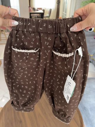 纯棉的灯笼裤,颜色自带洋气,而且抗磨耐造,颜值也在线#高品质童装 #休闲裤 #高级感穿搭 。#灯笼裤 #女童裤子