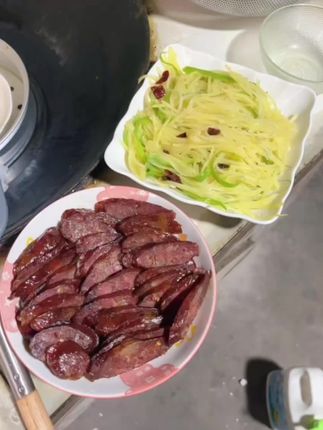 【四川腊肠】正宗四川腊肉香肠五香麻辣广式腊肠腊味老香肠纯肉肠香#香肠 #腊肠 #四川美食 #广式腊肠 #美食分享 @DOU+小助手 @DOU+好生意