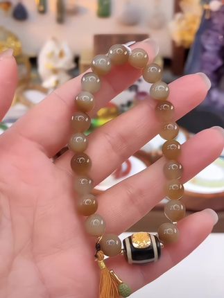 精美18K和田玉糖白路路通手串7.5mm百搭多样性发货18881#和田玉手串 #周西西珠宝 #糖白玉 #路路通手串 #18k和田玉