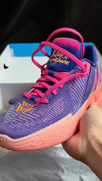 安踏 汤普森KT11篮球鞋开箱,投手好鞋
#篮球鞋 #汤普森 #安踏 #李宁 #欧文