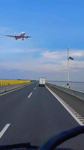 飞机✈️开道
