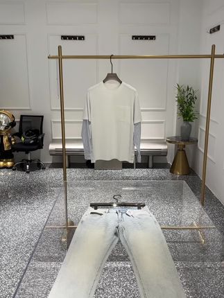 细节出众,定制原切皮牌,重工水洗的浅色牛仔裤#品质男装 #牛仔裤 #高端男装 #设计感 #潮男穿搭