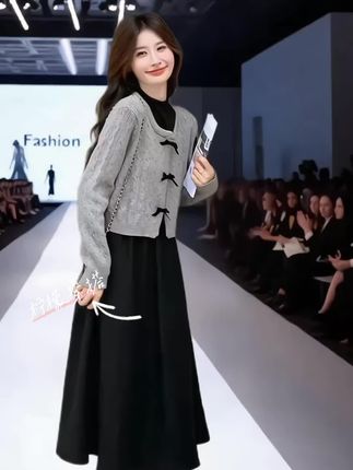 韩范miu系针织衫连衣裙套装女2025秋季新款高智感优雅气质两件套#简单干净的日常穿搭 #早秋穿搭 #裙子搭配 @DOU+上热门