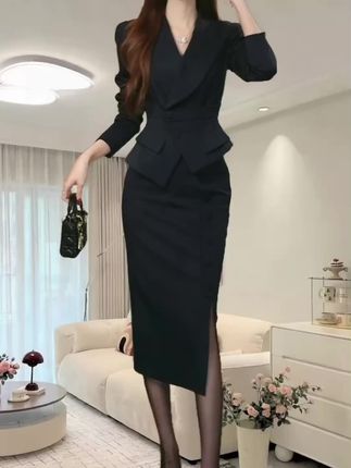 罗曼定制 高定原创深蓝气质名媛时尚西装领套装秋季+半身裙两件套#气质女神范儿 #高端大气 #优雅气质 #最美穿搭