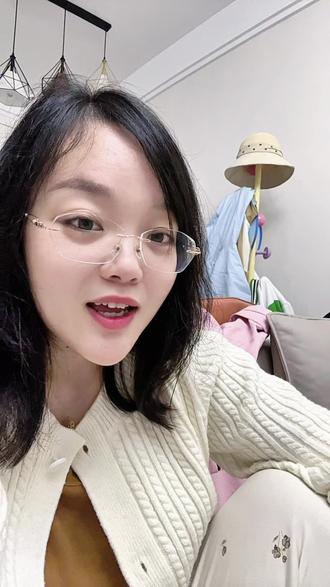 拿螺丝刀拆卸华为GT6的表带,全网我是唯一一个吧#华为GT6 #华为智能手表 #拆卸表带 #华为表带