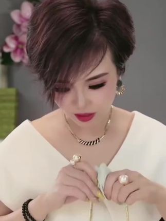 铜项链 重工高级感轻奢滴油蛇骨项链套装复古几何形耳饰品#复古轻奢蛇骨项链 #爆款项链 @DOU+小助手@DOU+上热门