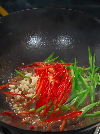 今天炒了这个木耳丝,家里人都爱吃,脆脆的口感真的太好吃了#木耳丝炒肉#凉拌菜#优质农产品#