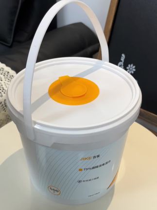 酒精湿巾还得是桶装的用的爽啊!关键这么一大桶才这个价,整整500抽,怎么用都不心疼!#酒精湿巾 #桶装酒精湿巾 #消毒杀菌 #居家必备