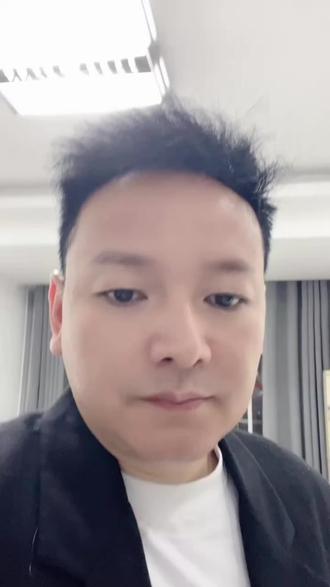 当下不只是女性发型美,而是男性发型也要好看,我们要让女士发型看上去更温柔更美,#男士发型,看上去更年轻更精神,这是我们的宗旨 。#论发型的重要性 #