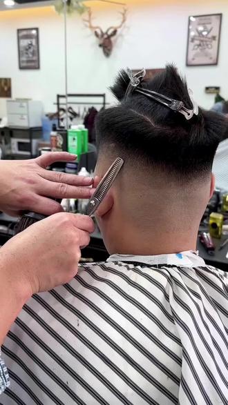 江汉区男生理发避坑指南!在菱角湖,我找到了不踩雷的“换头”秘密基地💈#武汉男士理发 #菱角湖搞笑探店#武汉男生剪头避坑#武汉barbershop #男士发型改造